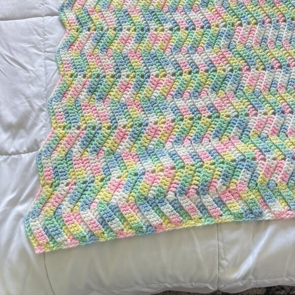 Handmade Pastel Crochet Baby Blanket Throw Yellow Pink Zigzag Knit Nursery 35x37 - Picture 3 of 7